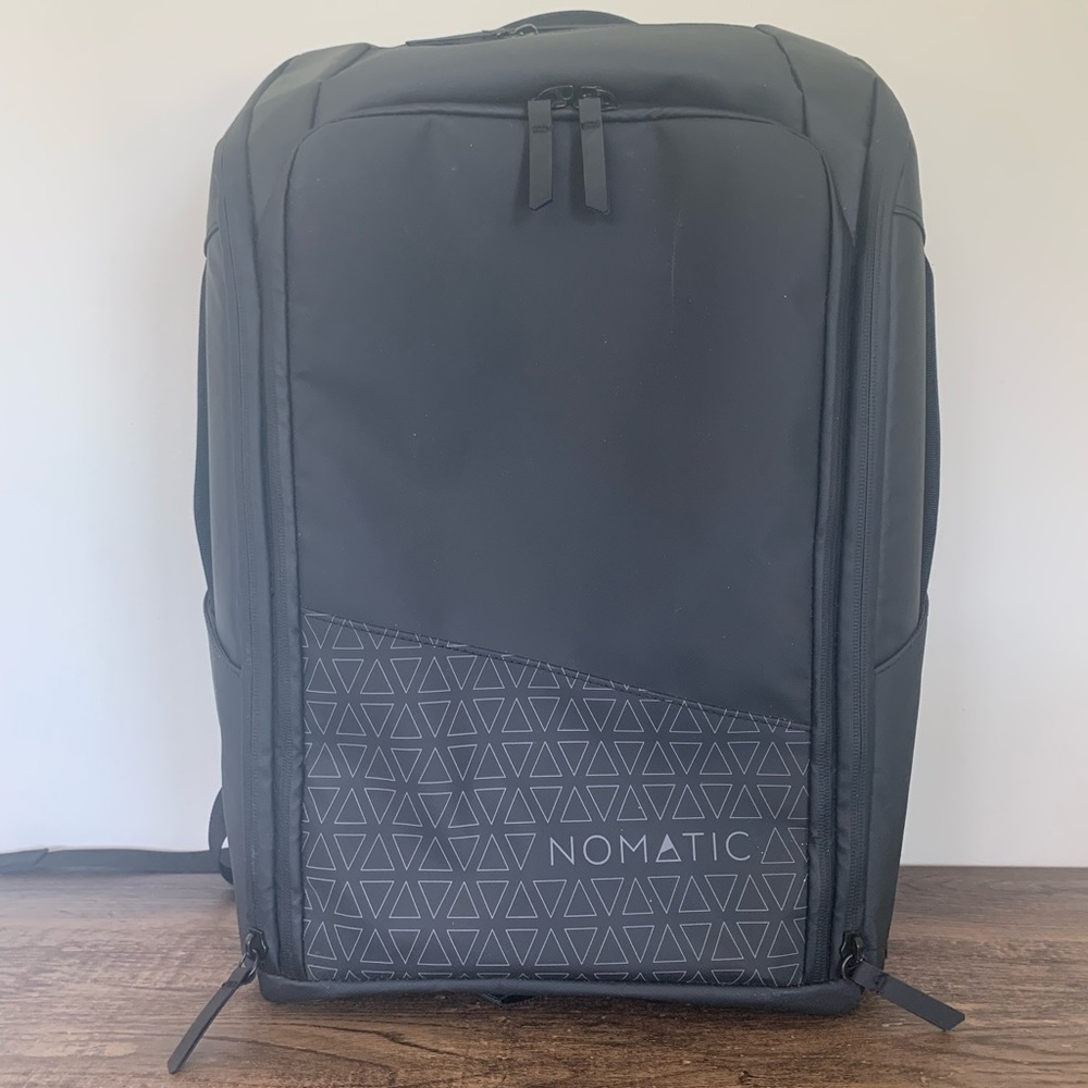 Nomatic Travel Pack Backpack 20L-24L Tech Carry-On w/ Tablet Insert